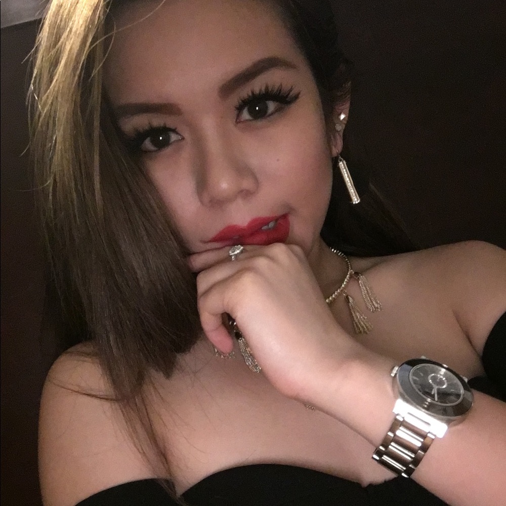 Meet your Posher, Emily